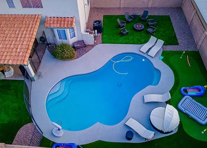 Holiday home 6br Oasis Pool Mini Golf Fall Escape *