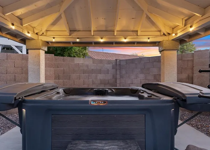 Holiday home 6br Oasis Pool Mini Golf Fall Escape Mesa