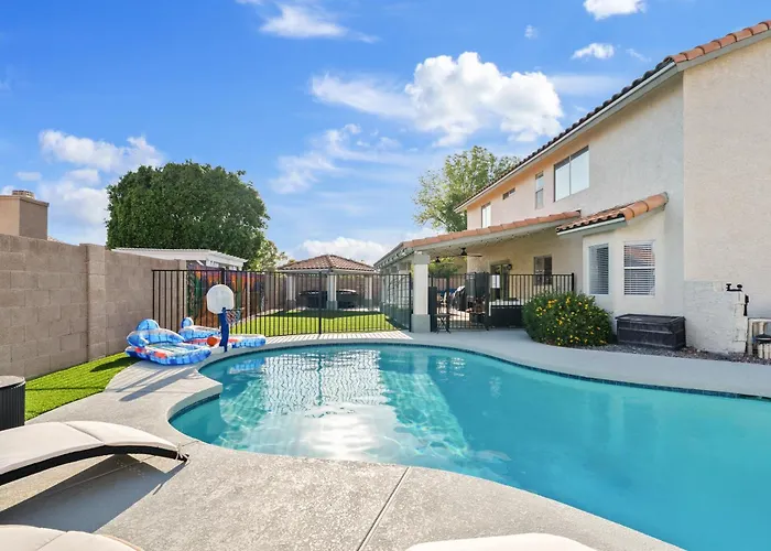Holiday home 6br Oasis Pool Mini Golf Fall Escape