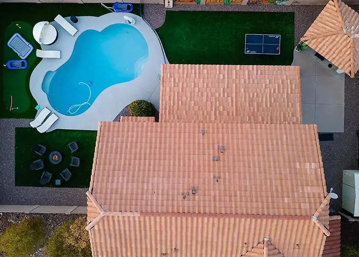 Holiday home 6br Oasis Pool Mini Golf Fall Escape